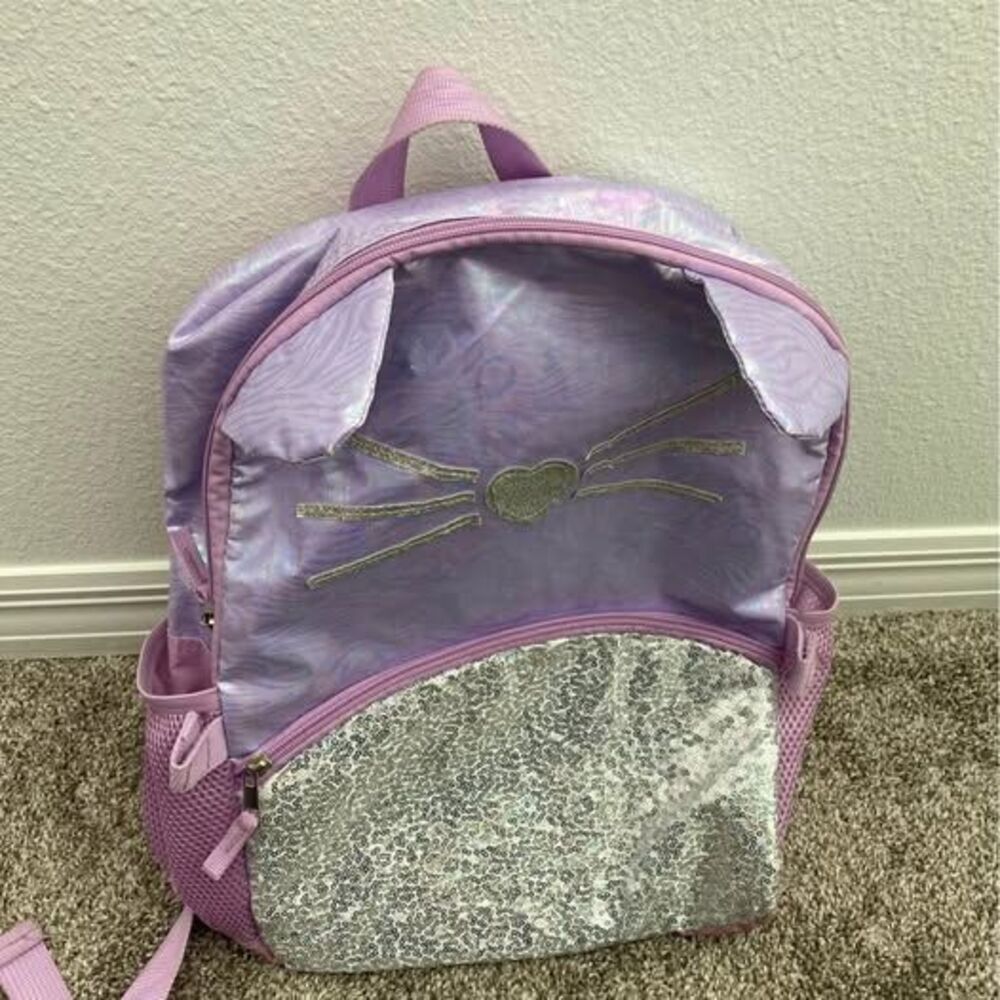 Great condition purple kitty backpack with lunchbox girls